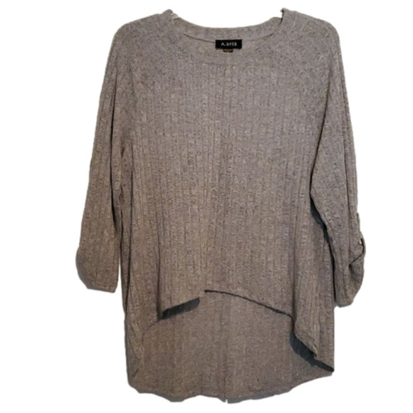 A. Byer Women's Cinch Sleeve Ribbed Hi Lo Top Size Large - Picture 1 of 5